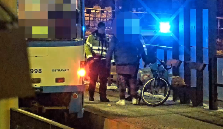 Ostravští strážníci zadrželi muže, který si přisvojil nalezený telefon