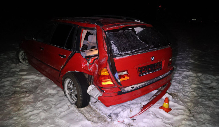 Smyk se dvěma promile. Na Olomoucku bourali šoféři BMW i Superbu