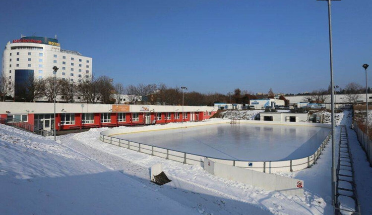 PŘEHLED: Podívejte se, kam a za kolik vyrazit na brusle v Brně
