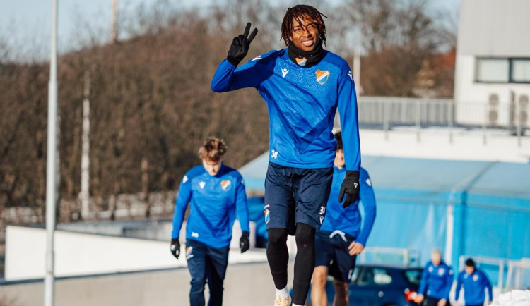 Fotbalisté Ostravy odletěli na soustředění do Turecka bez brankáře Holce.