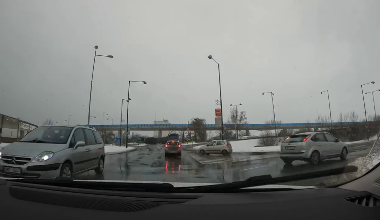 VIDEO: Část řidičů se vyhýbá nové trase do Přerova. Je rychlejší, ukazuje náměstek