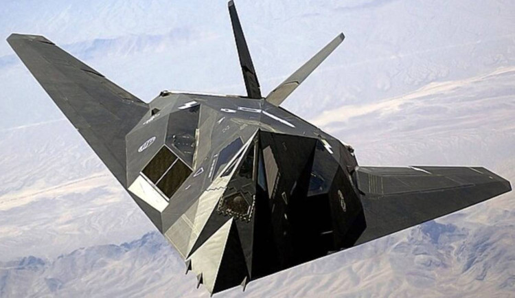 Stealth bez penze. F-117 má nalétáno, ale nekončí