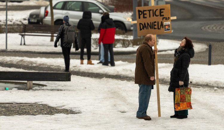 V Novém Boru se točí nový český seriál Táta, hlavní roli hraje David Novotný