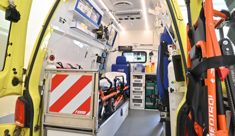 Náledí trápí lidi v kraji, záchranáři ošetřili desítky zraněných