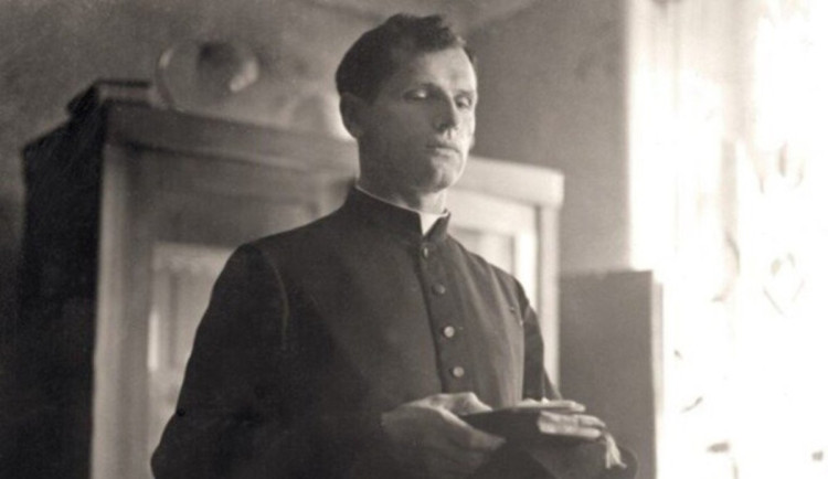 V roce 1950 zatkli faráře Toufara z Číhoště. Do bytu si pro něj přijela i jihlavská StB