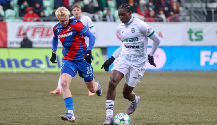 Karviná sahala po bodu, ale Plzeň udeřila dvakrát. Slezané prohráli 0:2