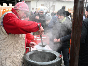 FOTO: Masopust na hradě. Nechyběla ani nefalšovaná zabíjačka