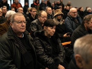 Veřejnost se rozloučila s legendárním vzpěračem Otou Zarembou.