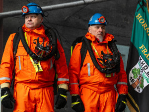 Ve Stonavě vyvezli z dolu poslední vozík, těžba černého uhlí v Česku skončila.