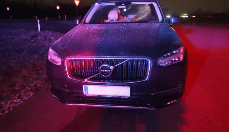 Cizinec bez řidičáku jezdil z Polska do Rakouska. Posvítili si na něj v Mikulově