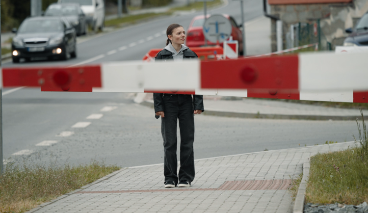 12_Přecházení_železniční_přejezd-1