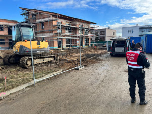 Dělníci narazili na nevybuchlou sovětskou leteckou pumu, pyrotechnik ji zneškodnil