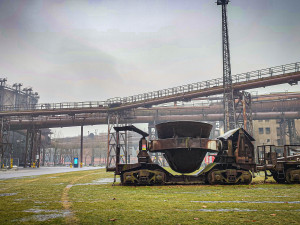 Eiffelovka v Ostravě? Výtah vás vyveze nad pece – a dole se mezitím protestuje