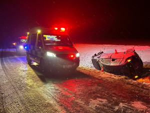Dvaadvacet zraněných během jediného odpoledne. Sníh ochromil dopravu v kraji