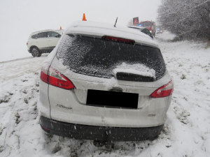 Dvaadvacet zraněných během jediného odpoledne. Sníh ochromil dopravu v kraji