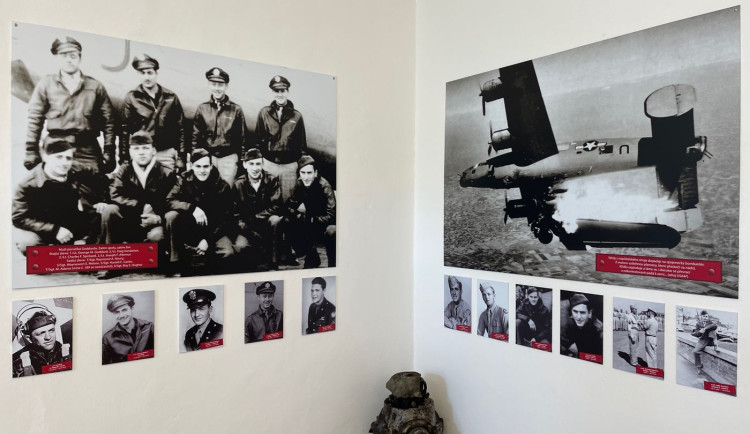 Vzpomínka na deset amerických letců. Zahynuli v troskách sestřeleného bombardéru