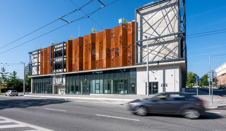 Levnější a přehlednější parkování. V centru Ostravy nově maximálně za 120 korun denně. Foto: Poskytl Magistrát města Ostravy/Lukáš Kaboň