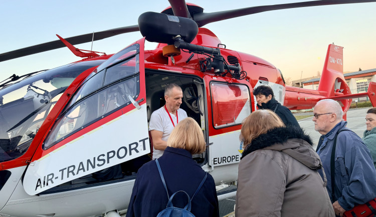 Studenti Univerzity třetího věku navštívili ostravskou záchranku.