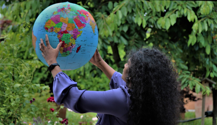 KOMENTÁŘ: MDŽ není přežitek. Připomíná rovnost, důstojnost i svobodu žen