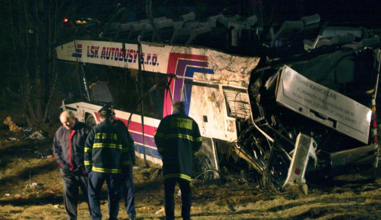 Od tragédie u Nažidel uplynulo 23 let. Nehoda autobusu si vyžádala 20 životů