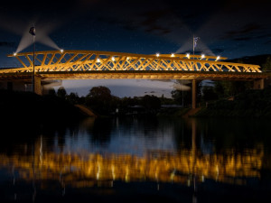 Ke Karolině povede od konce roku nový most, ten dosavadní půjde k zemi