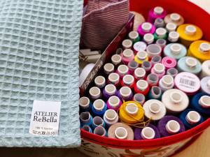 Ve opavské věznici vznikají polštáře i utěrky. Odsouzené ženy šijí bytové doplňky