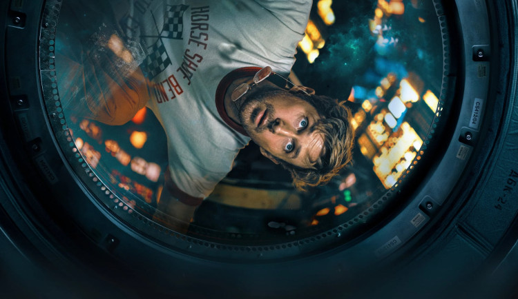 RECENZE: Tady vidím velký dobrý! Spasitel si zaslouží vydělat bambilion dolarů 