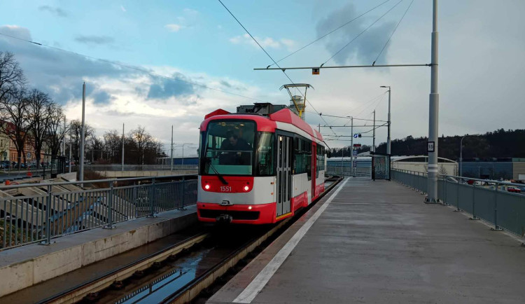 V Brně opravují tramvaje Vario, cestující se dočkají klimatizace i nového vzhledu