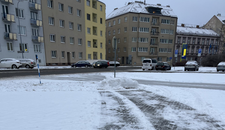 Zima ještě postraší. Studená fronta přinese na jih Moravy déšť a možná i sníh