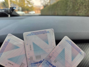 Řidička letěla stovkou v Opavě, policie jí na místě zabavila řidičák