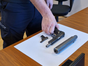 FOTO: Policisté v rámci zbraňové amnestie viděli 150 zbraní. Jaké byly největší rarity?
