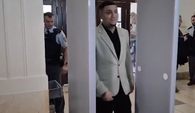 Dostali ho. Ostravský rapper Hard Rico si za loupež a vydírání odsedí čtyři roky