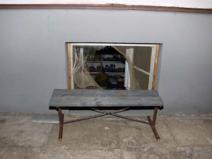 Zloději vybílili dům na Opavsku. Při loupeži zranili stoletého dědouška