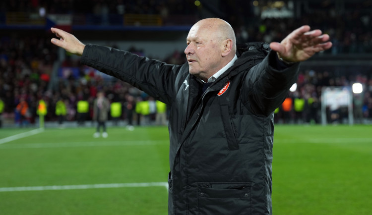 KOMENTÁŘ: Koubek musí ušít reprezentaci modernější kabát. Návod mu dal Brückner