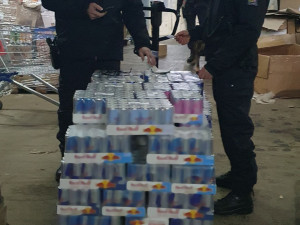 Cizinečtí policisté kontrolovali tržnici v Ostravě. Tři lidé musí opustit Česko