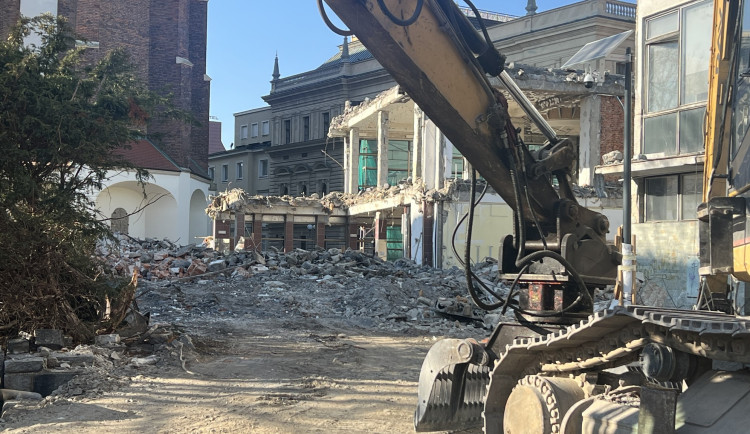 Starší fotografie z demolice