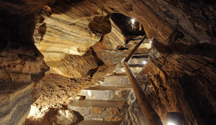 Netopýři už nespí, jeskyně po zimě znovu otevírají. Turisté se vrací i do Chýnova