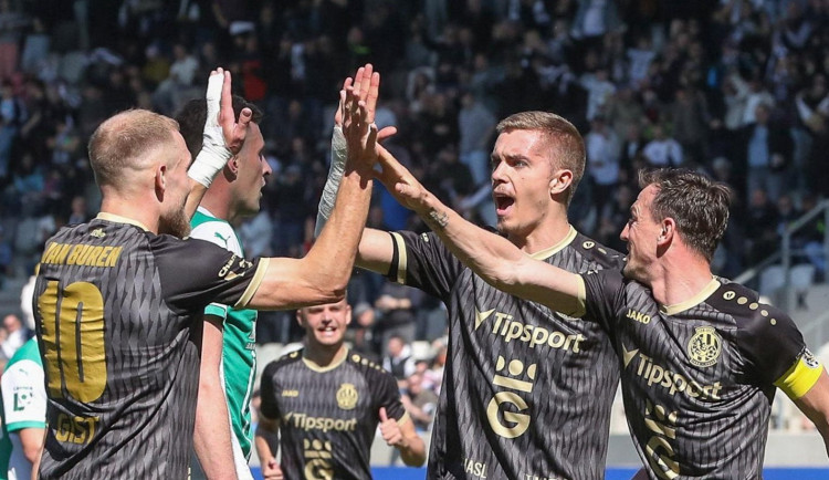 Fotbalisté Hradce zásluhou Mihálika porazili Bohemians 2:0 a v lize jsou šestí