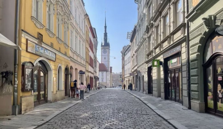 V Olomouci startuje série oprav. Dočkají se Ostružnická, autobusák na tržnici nebo Stupkova