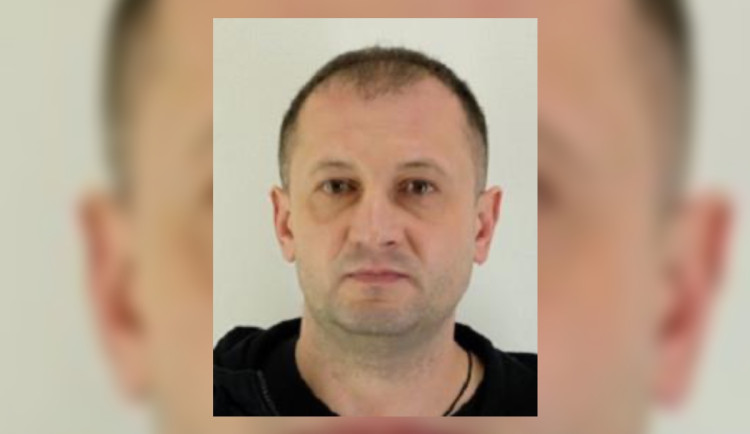 Muž si odešel hledat práci a domů se nevrátil. Přítelkyně ho hledá už čtyři dny