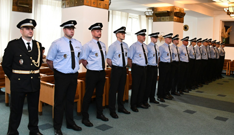 Městskou policii v Ostravě posiluje 15 nových strážníků