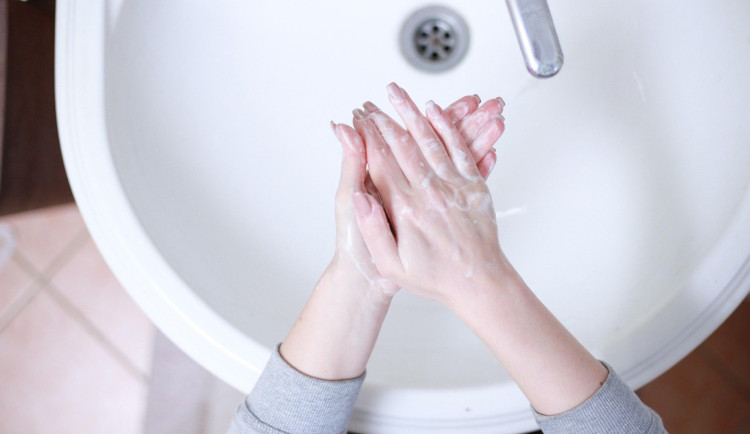 Prevencí před žloutenkou je časté mytí rukou