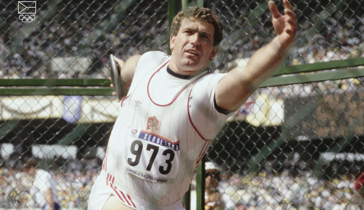 S diskařským mistrem světa Bugárem se ve strašnickém krematoriu rozloučily desítky lidí