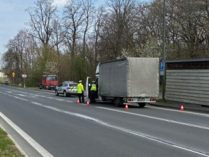 FOTO, VIDEO: Policisté v příhraničí zkontrolovali šest set aut a sedm set osob