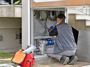 Bydlení bez bariér. Bohumín montuje další plošiny na sídlištích