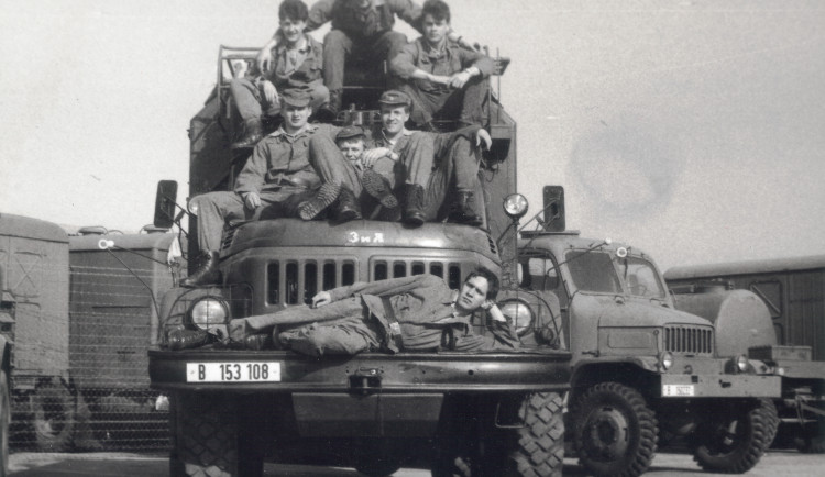 Jakešovo gestapo? Jen dvacetiletí kluci, vzpomíná bývalý spojař Oldřich Vítek na vojnu