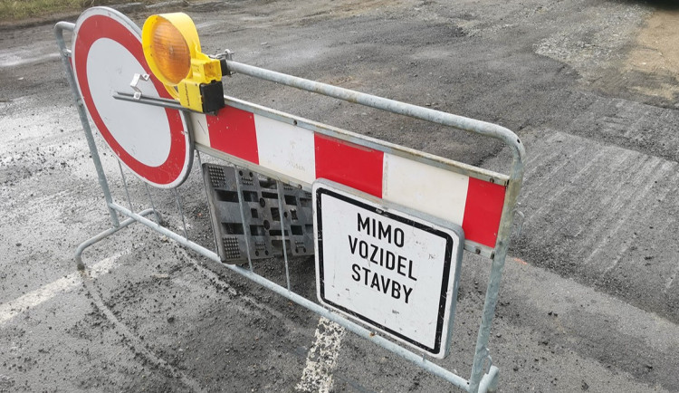 Korupční kauza Autostráda: Policie kvůli dopravním zakázkám posílá před soud dalších osm lidí a firmu