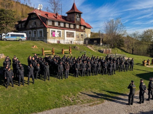 VIDEO: V horách se ztratili cyklisté i maminka jednoho z nich. Naštěstí šlo o cvičení