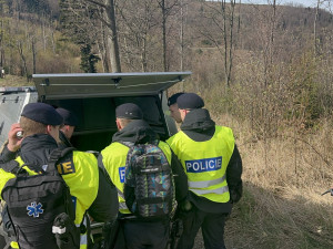 VIDEO: V horách se ztratili cyklisté i maminka jednoho z nich. Naštěstí šlo o cvičení