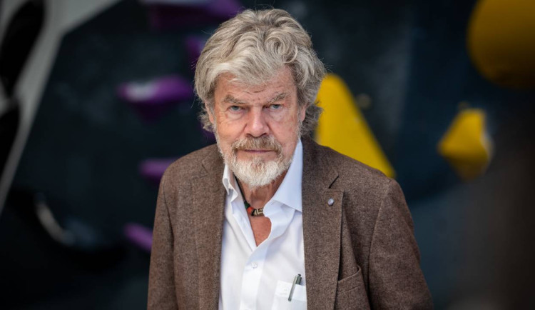 Horolezecká legenda v Česku: Messner uskutečnil v Praze „poslední expedici“